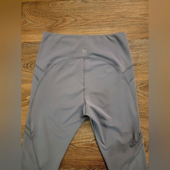 Forever 21 Grey Leggings - Picture 2 of 3